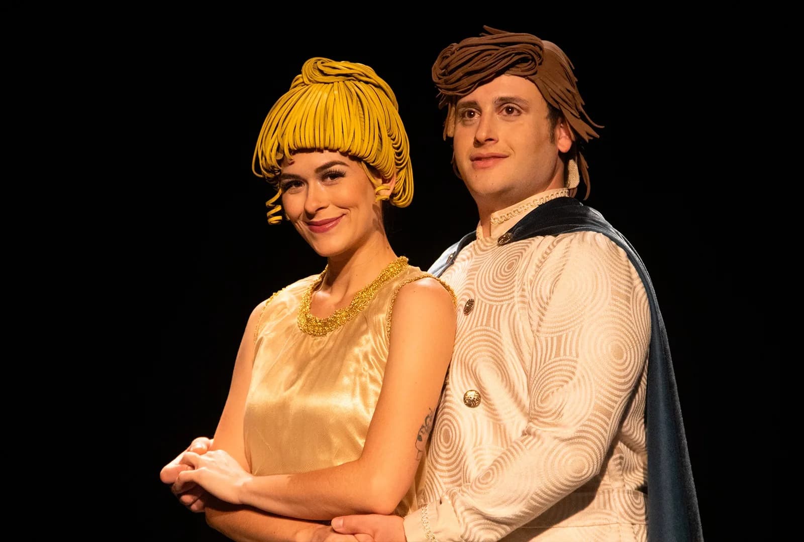 Os ingressos são válidos para última apresentação de Cinderela (26/04) desta temporada no Teatro UOL.
