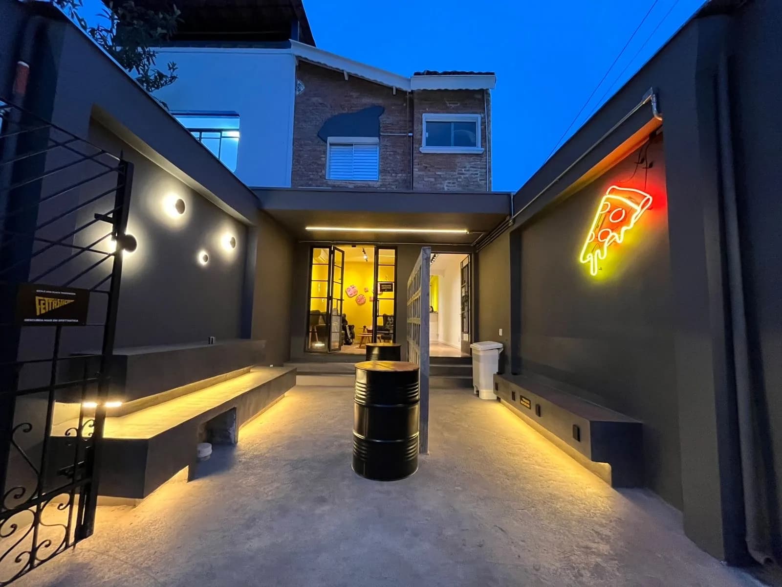 Pizzaria Fettástica inaugura espaço para consumo na unidade de São Paulo